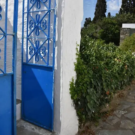 Traditional Cycladic House With View In Andros 別荘 *