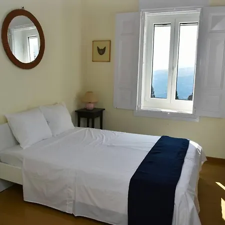 Traditional Cycladic House With View In Andros 別荘 *